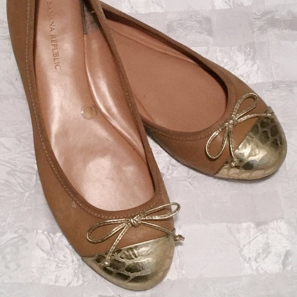Banana Republic Shoes - Banana Republic Tan and Gold Flats